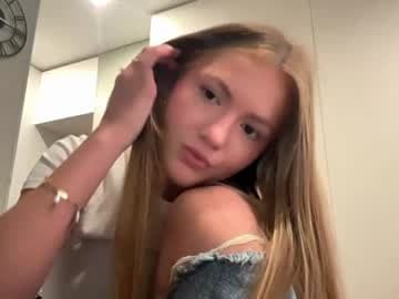 loves smile :3 goal:  stroke my neck    :3  #asian #new #teen #young #petite what do you prefer gymnastic or foorball? [30 tokens remaining]