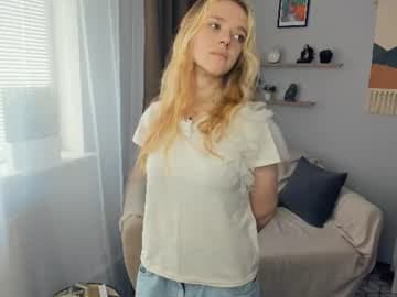 Show piercing close :3  Hey dudes !!! I'm happy to be here! Call me Denna <3 #new #18 #shy #skinny #cute [0 tokens remaining]