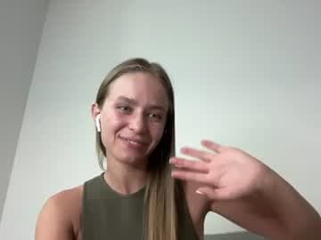 Hi, it's my first steps here! 💖 I'm #new #blonde #teen, but just #18 sorry for being #shy // GOAL: lower my pants + show my panties collor [0 tokens remaining]
