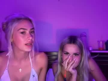Paisleyowens's room (Tip Goal 2500 we kiss) #blonde #new