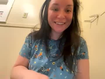 Quiet I have roommates