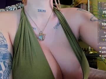 keep me wet. . #milf #pregnant #mature #squirt #bigboobs